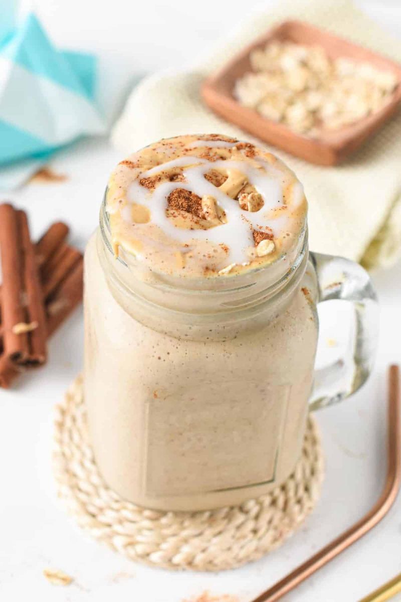 Cinnamon Roll Shake