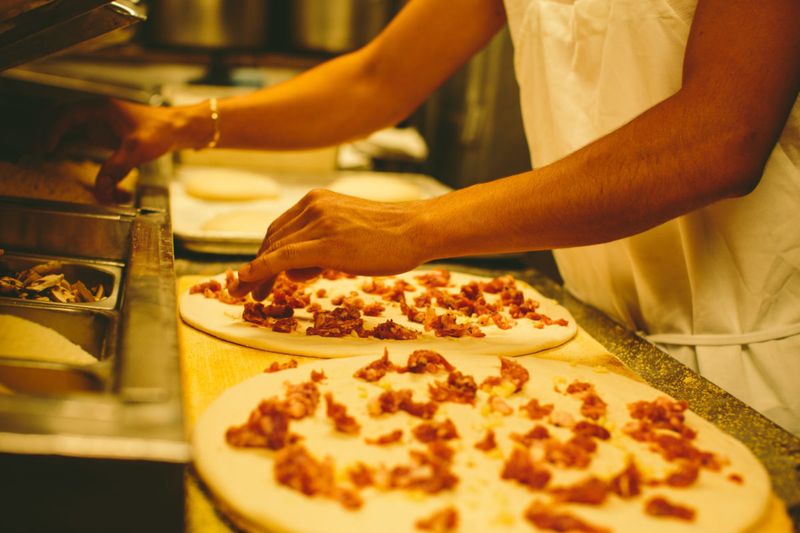 Massachusetts: Santarpio's Pizza