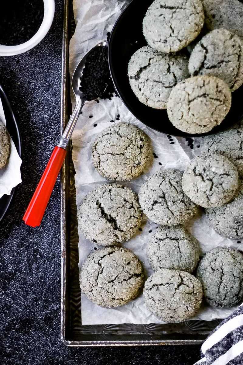 Black Sesame Cookies