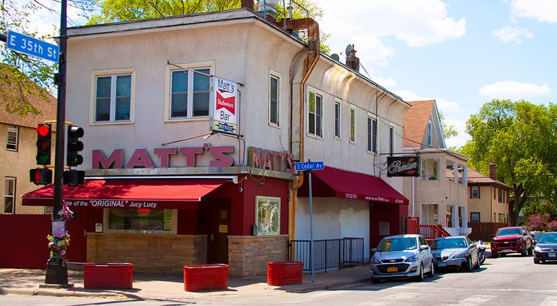 Minnesota - Matt’s Bar (Minneapolis)