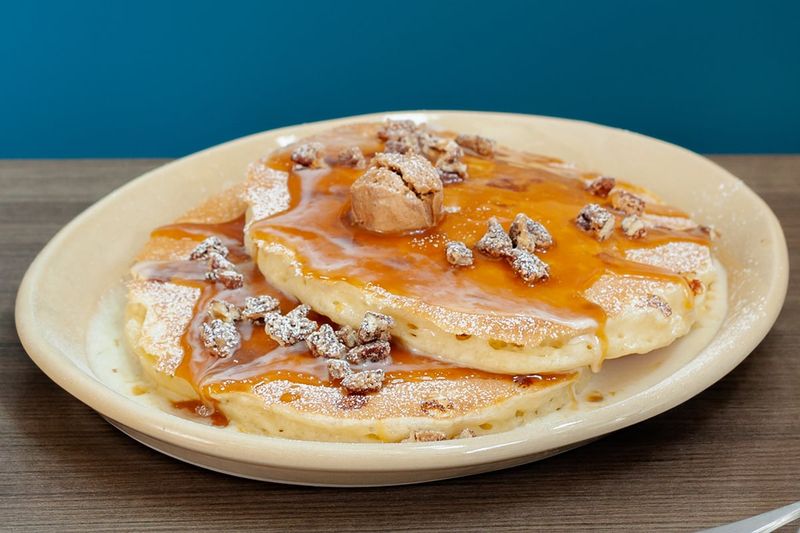 Eat's Cinnamon Bun Pancakes