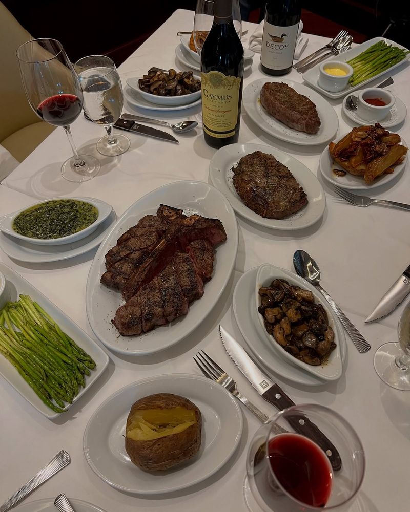 Ruth's Chris Steak House: Luxurious Splurge