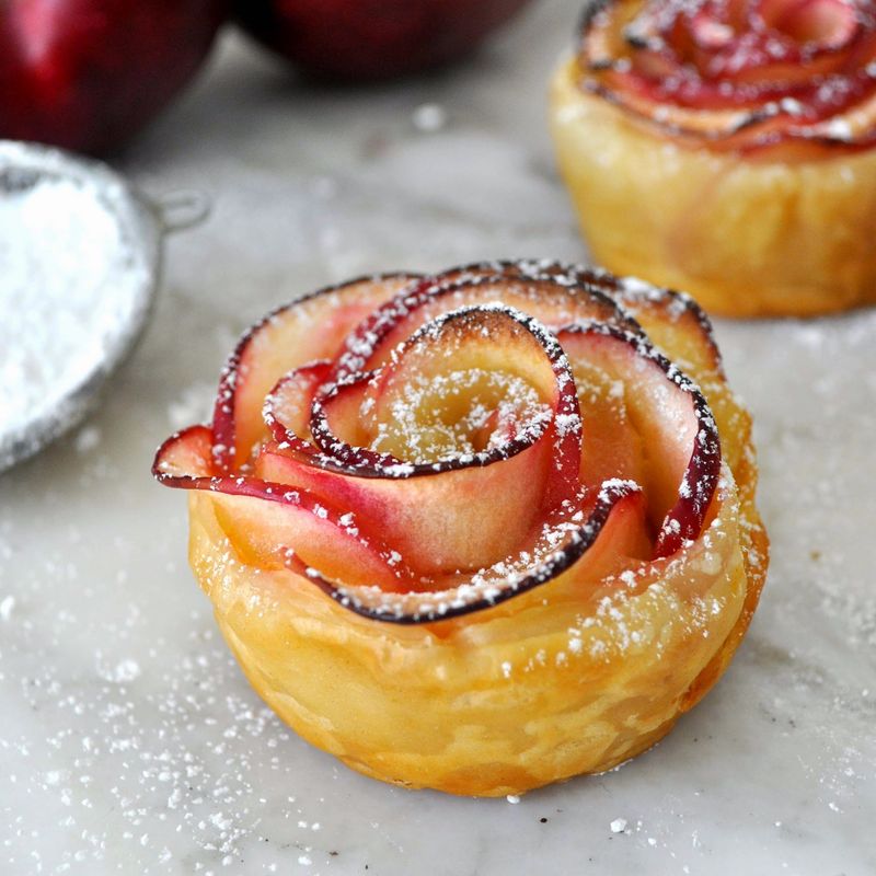 Apple Roses with Puff Pastry