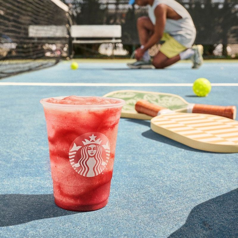 Strawberry Açaí Refresher with Light Water