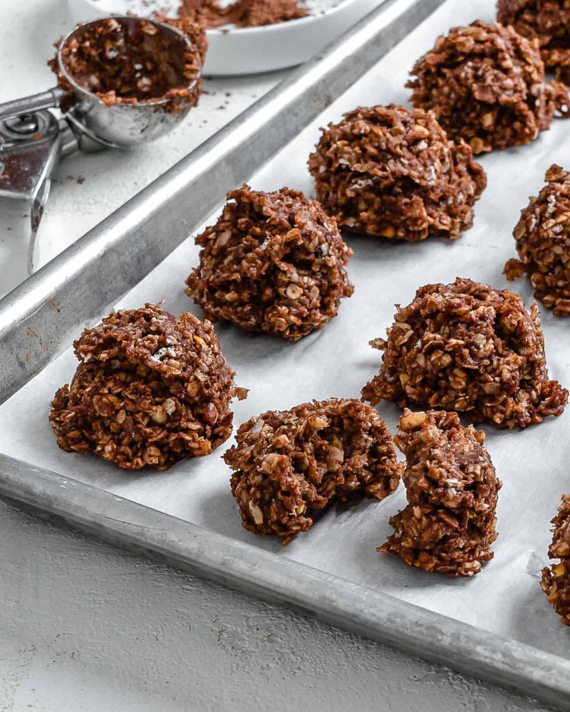 No-Bake Vegan Chocolate Oatmeal Cookies