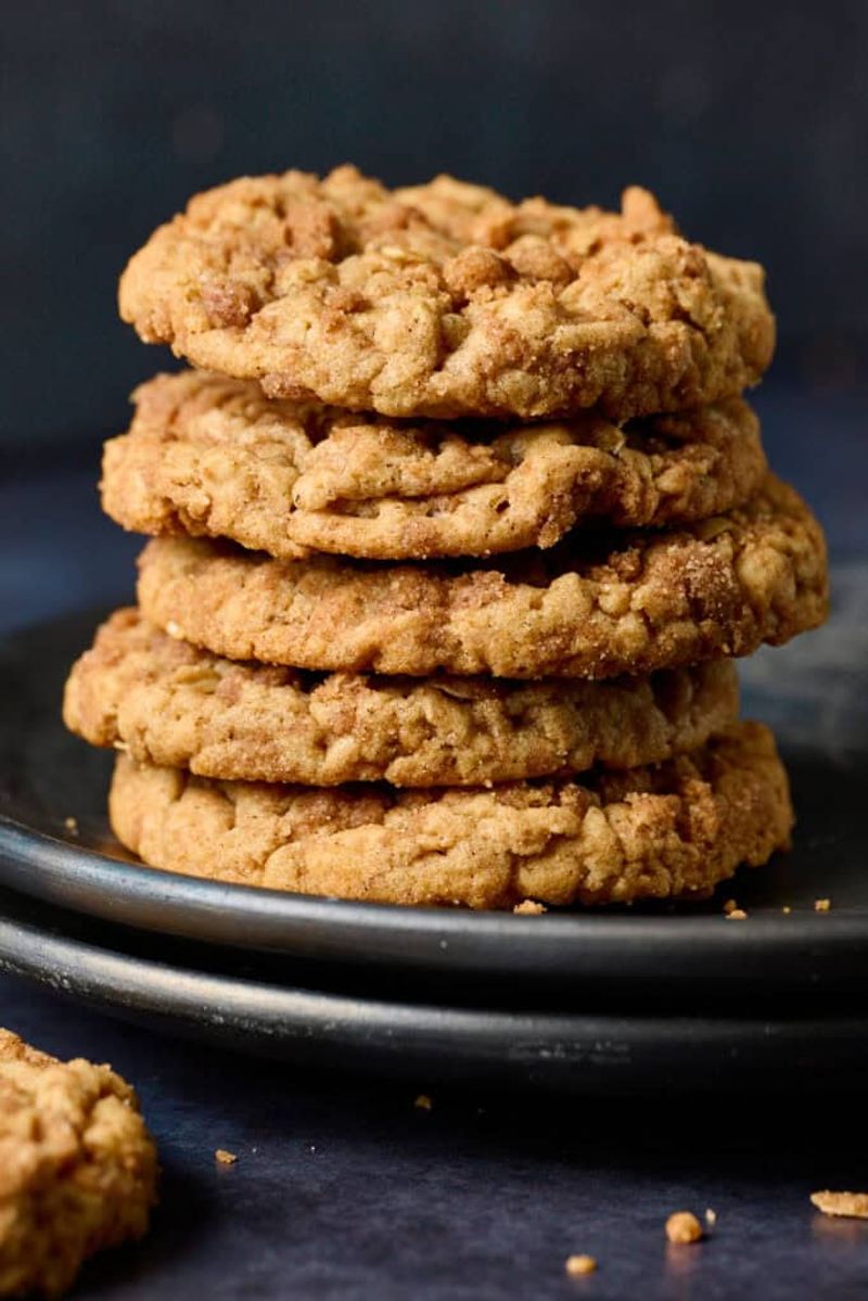 Cinnamon Oatmeal Cookies with Streusel