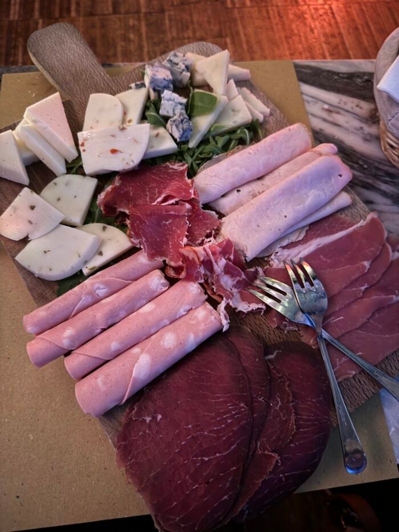 Taglieri (Meat & Cheese Platters)