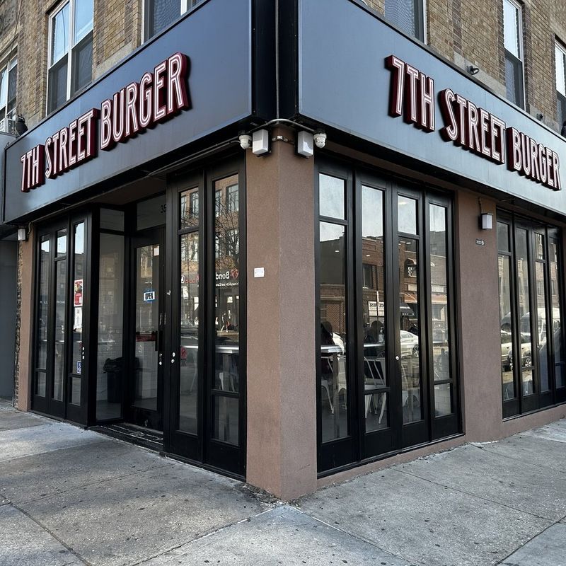 7th Street Burger – New York, NY