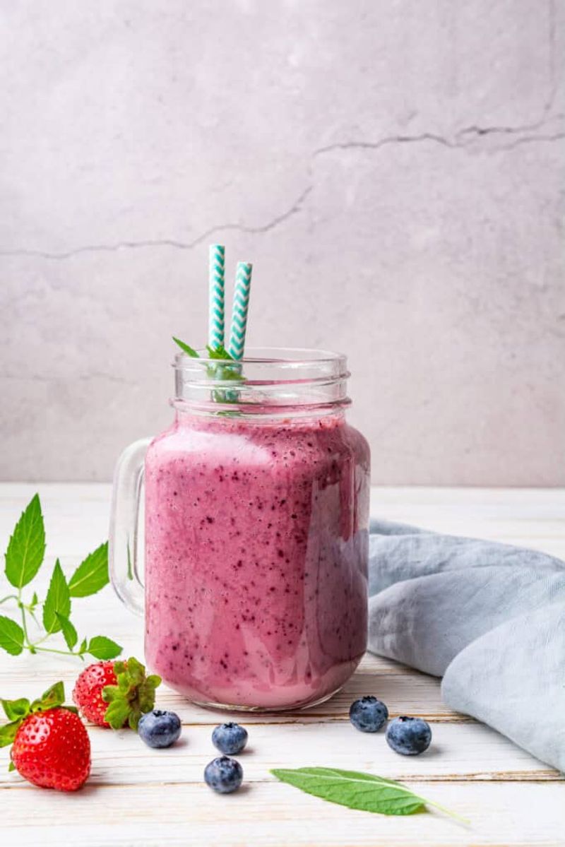 “Healthy” Berry Smoothies from Chains