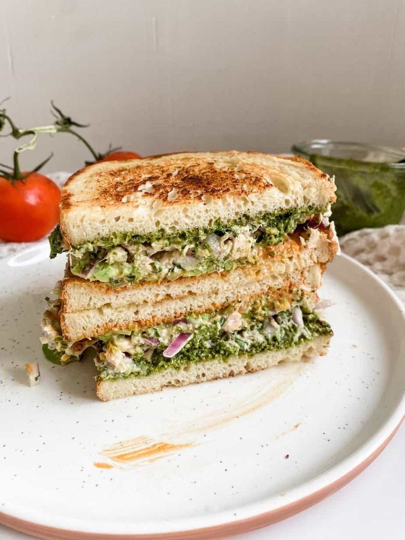 Tunacado Sandwich