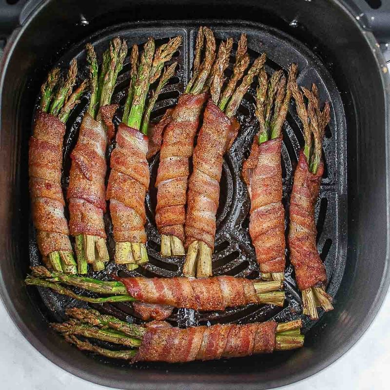Delicious Air Fryer Bacon-Wrapped Asparagus