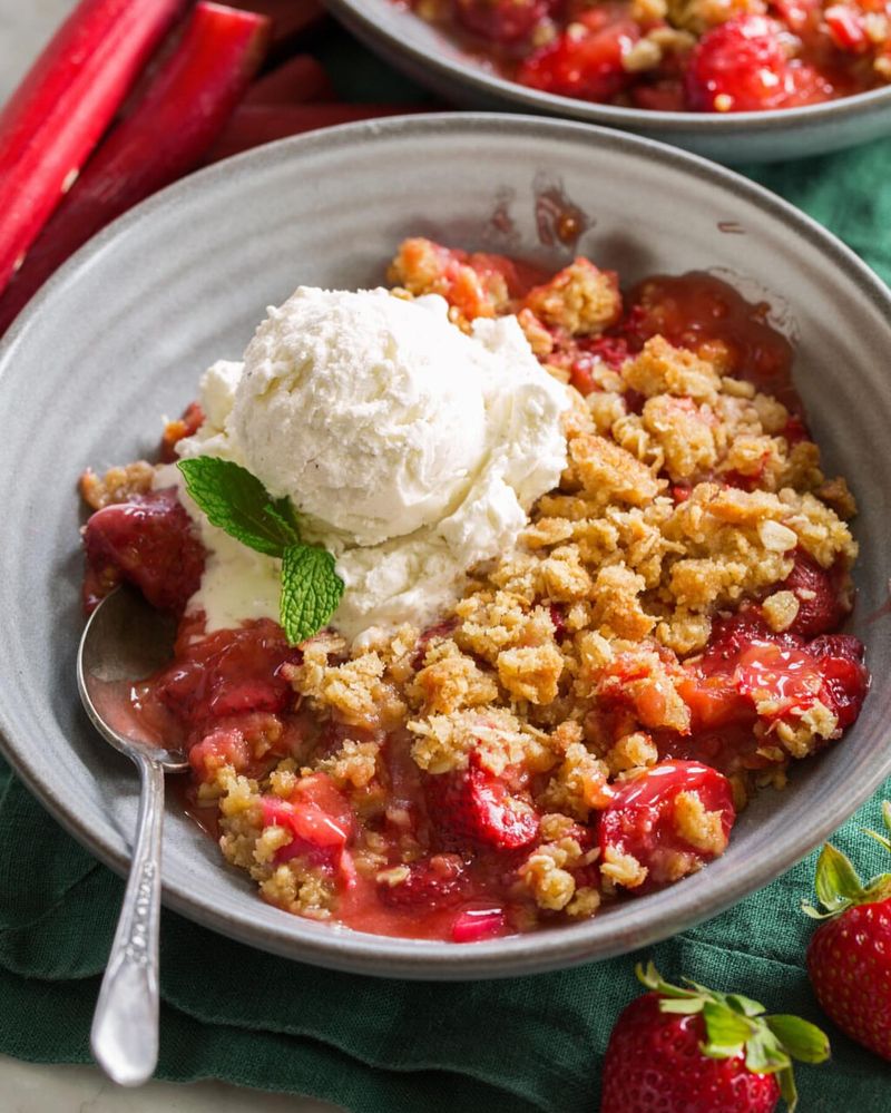 Rhubarb Crisp