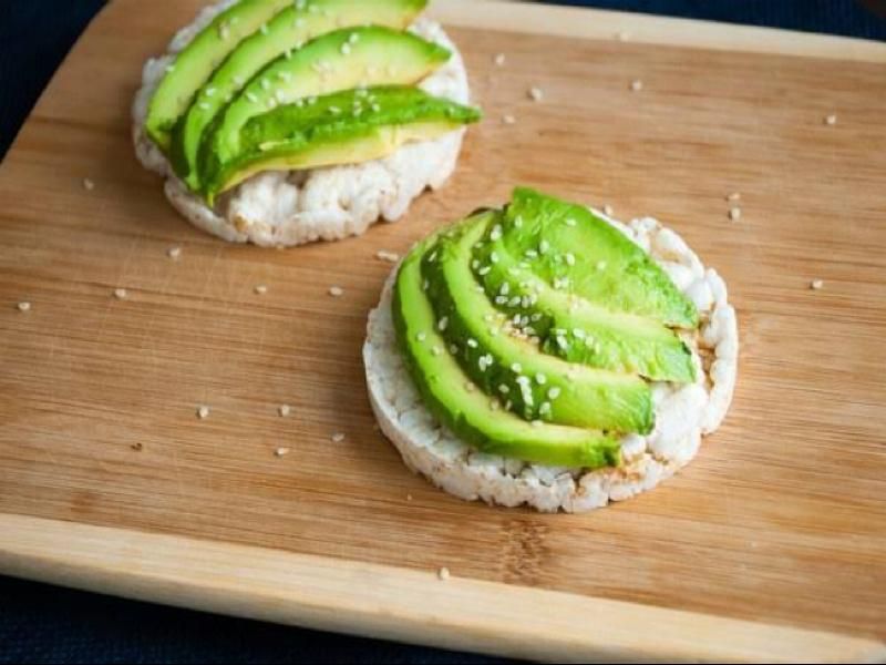 Rice Cakes with Avocado