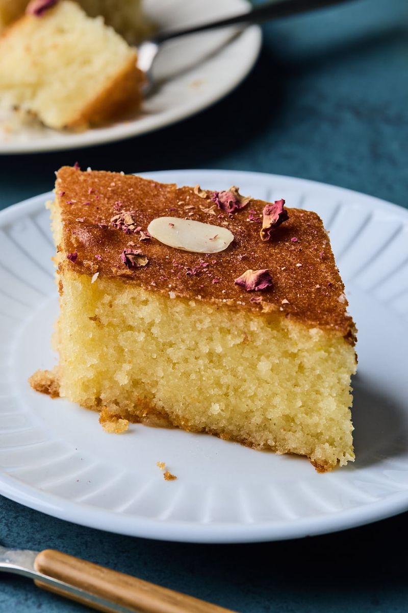Ravani (Greek Semolina Cake)