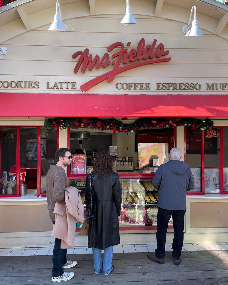 Mrs. Fields Cafés