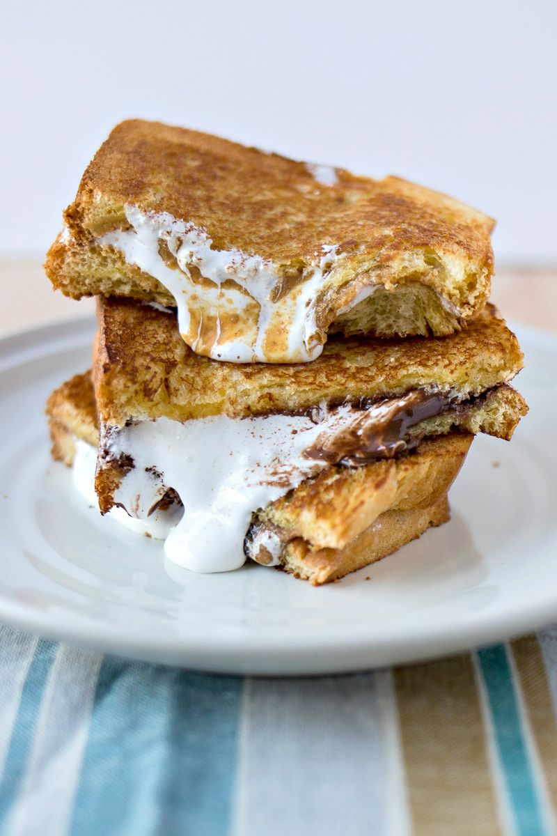 Marshmallow Fluff Sandwiches