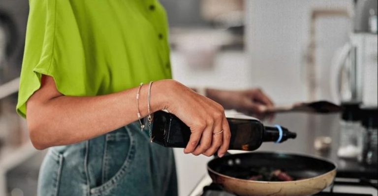The 10 Best Oils for Frying: Which One Should You Use?