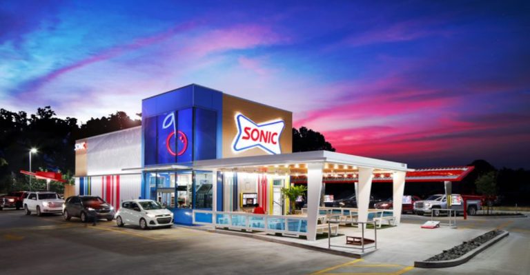 These 8 Fast-Food Chains Are Saving You Money in 2025 (And 5 Are Just Not Worth It)