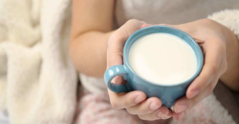Top Bedtime Snacks and Drinks to Improve Your Sleep