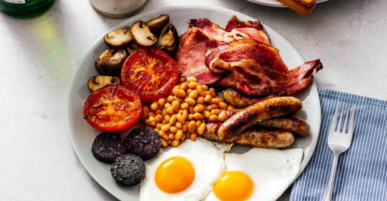 We Ranked Britain’s Favourite Breakfasts by Health So You Don’t Have To Second Guess Your Morning Routine