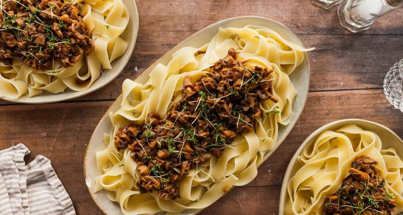 Pappardelle with Mushrooms and Snap Peas