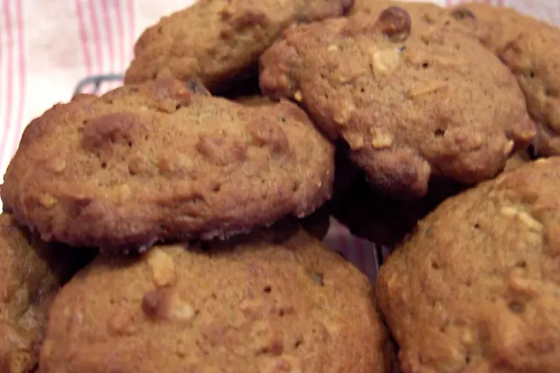 Crunchy Banana Chip Cookies