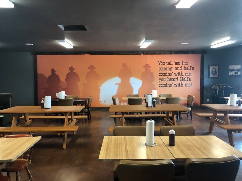 South Dakota – J.R.’s Rhodehouse BBQ PIT (Summerset)