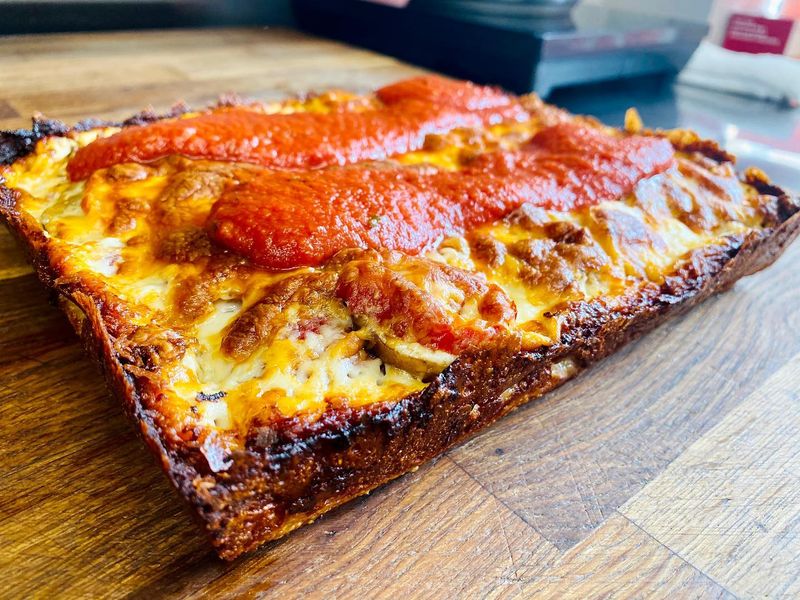 Detroit, MI – Detroit-Style Pizza
