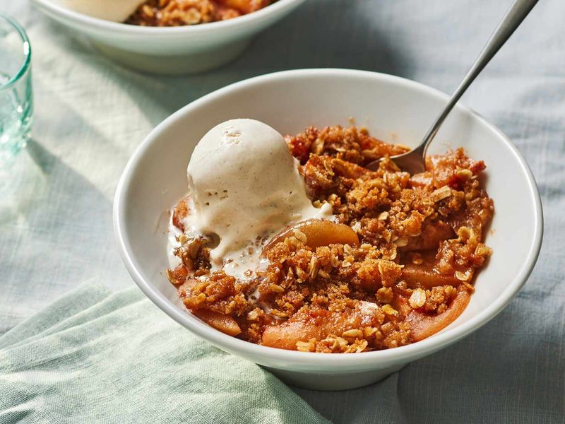 Apple Crisp with Oat Topping