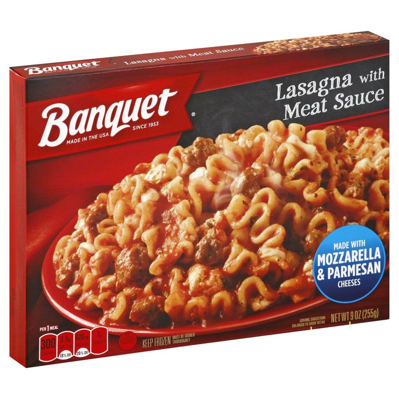 Banquet Lasagna with Meat Sauce
