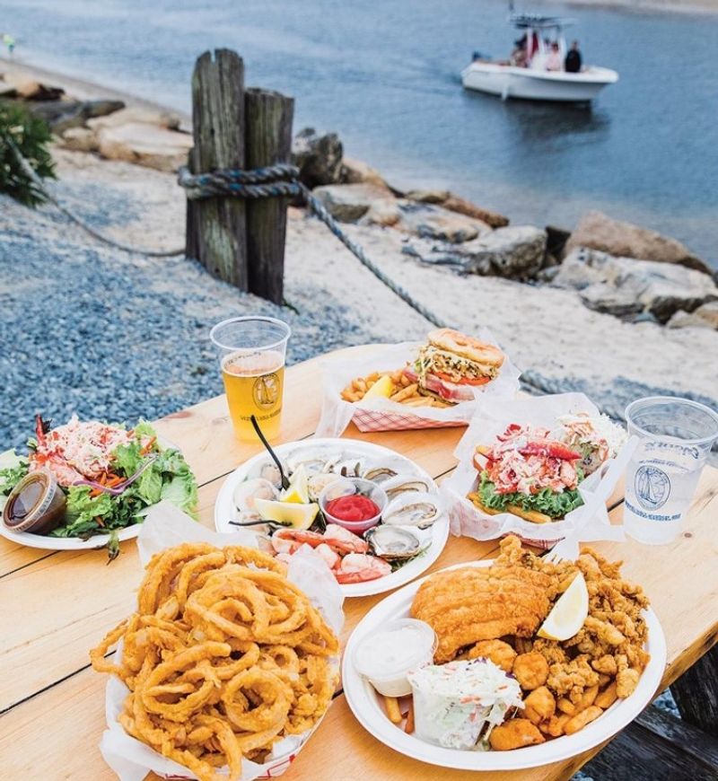 Sesuit Harbor Café – Dennis