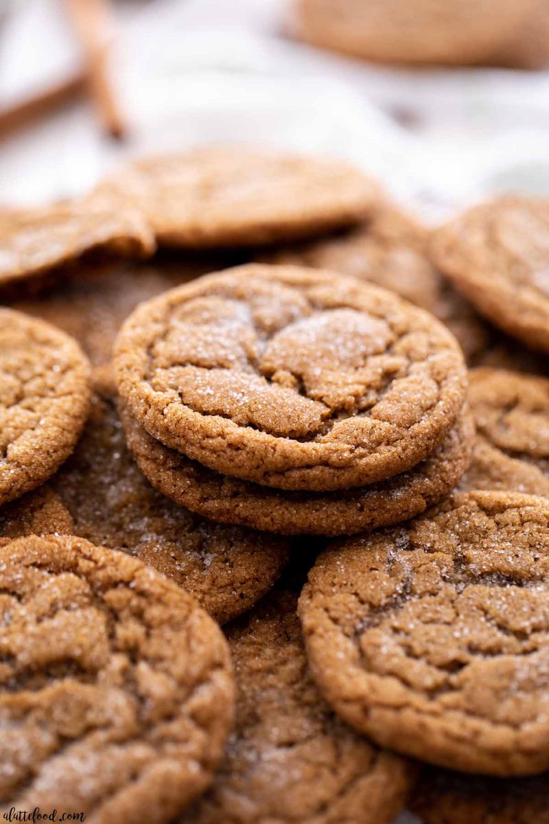 Chewy Molasses Cookies