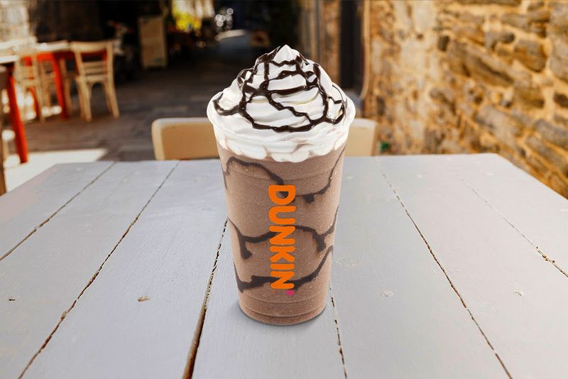 French Vanilla Swirl Frozen Chocolate (Medium)