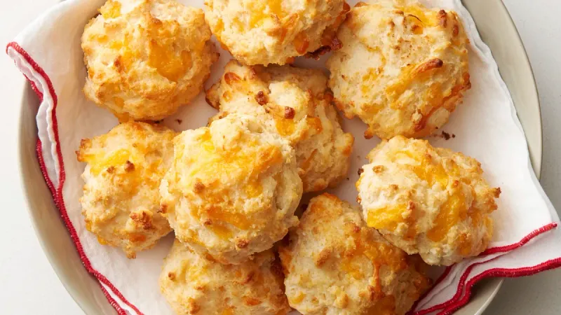 Cheesy Garlic Biscuits