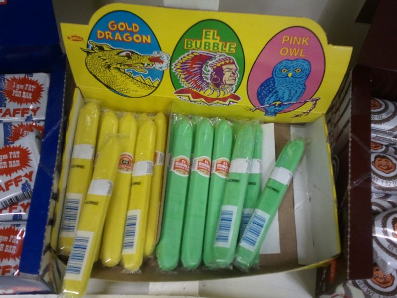Tobacco-Mimicking Bubble Gum Cigars