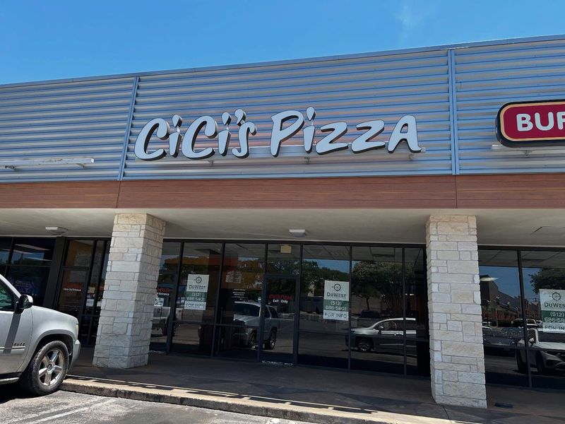 Cici's