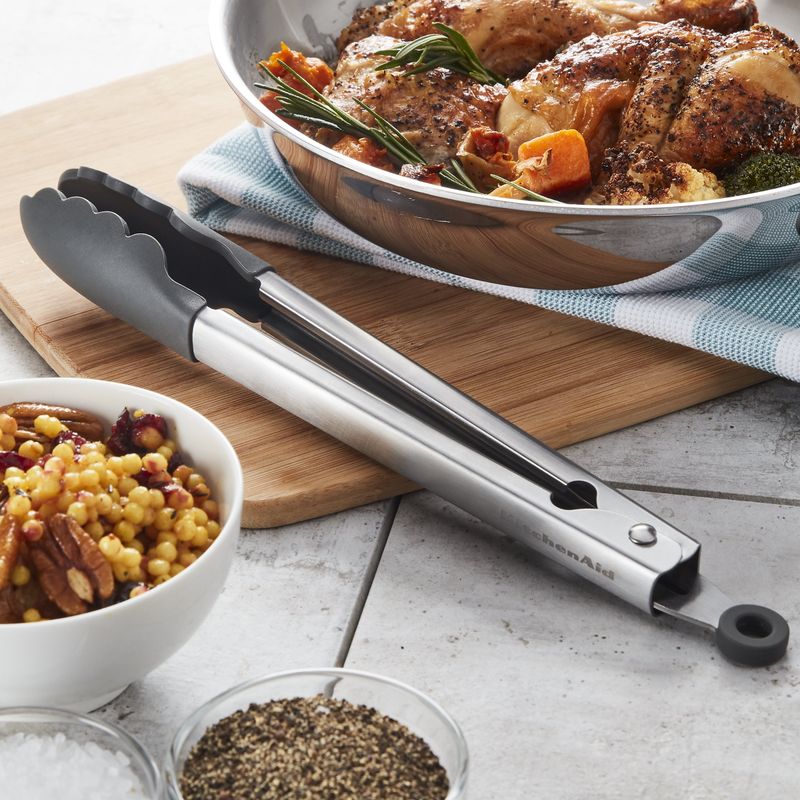 Tongs