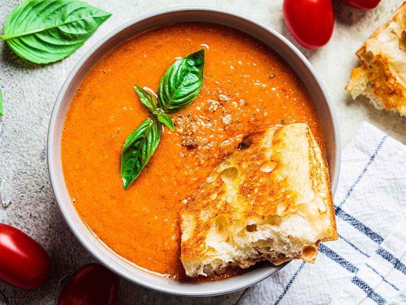 Slow Cooker Tomato Basil Soup
