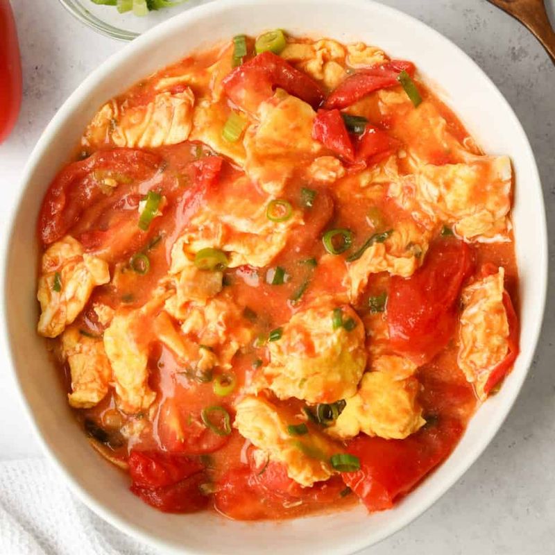 Stir-Fried Tomatoes and Eggs