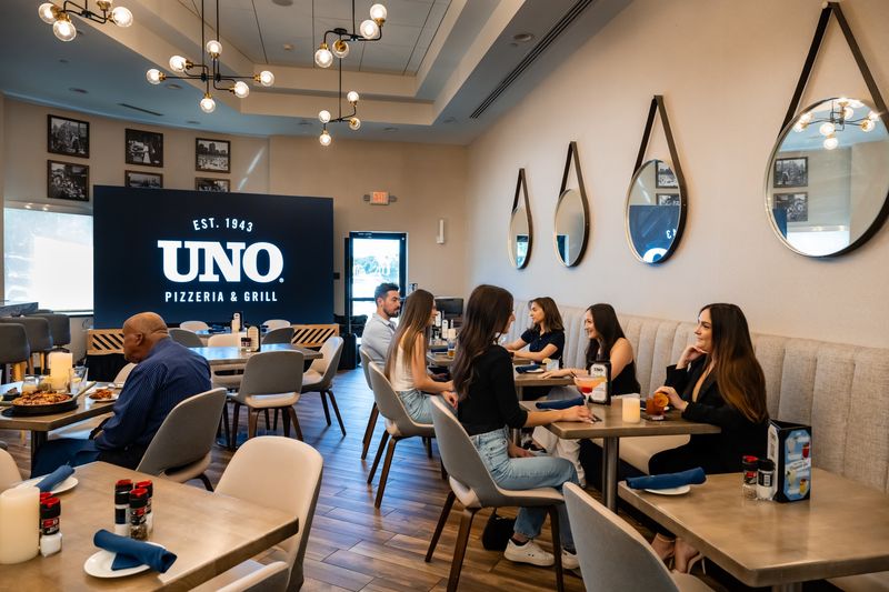 Disappointing: Uno Pizzeria & Grill