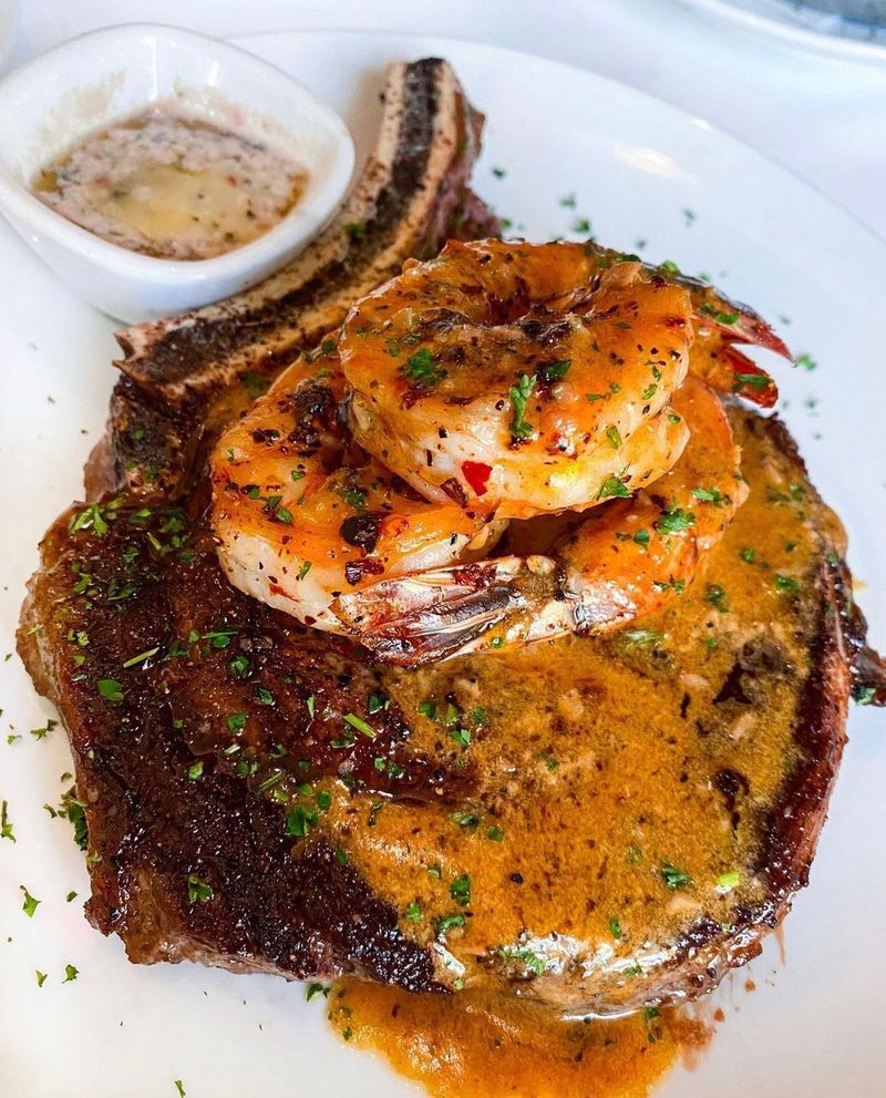Fleming's Prime Steakhouse: Wine-Worthy Ribeye Excellence