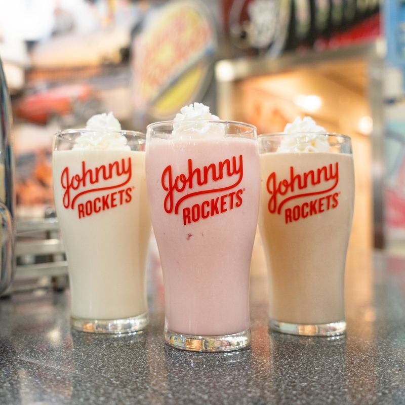 Johnny Rockets – Old-school diner-style shakes