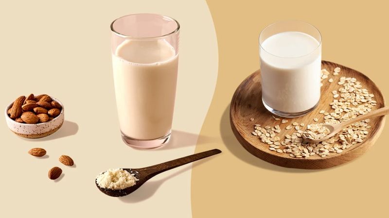 Oat & Almond Milk