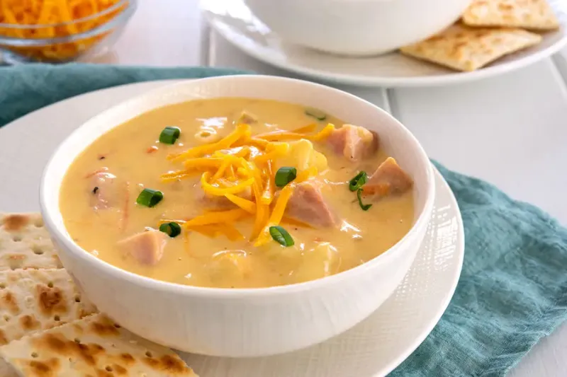 Easy Cheesy Ham and Potato Soup