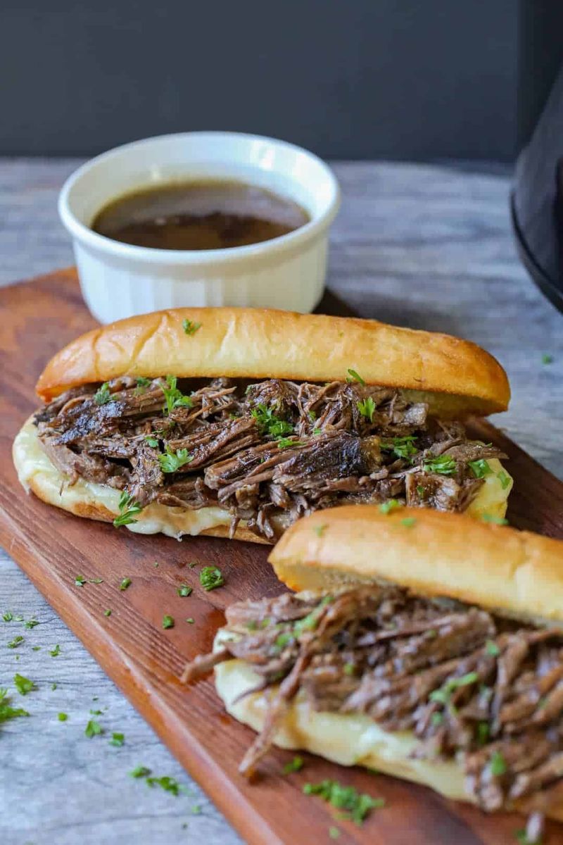 Mouthwatering Slow-Cooker Roast Beef Sandwiches