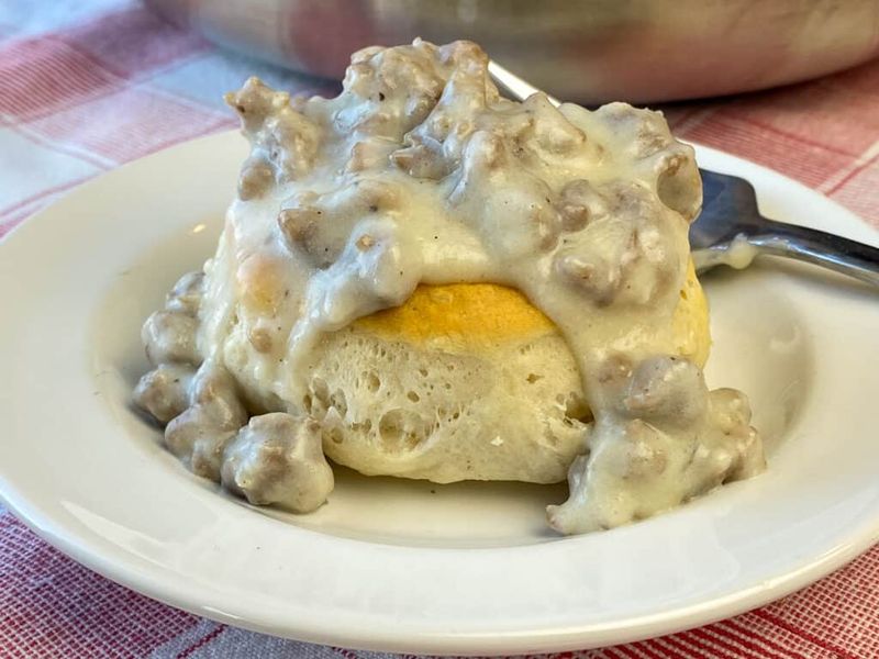 Bob Evans' Sausage Gravy & Biscuits