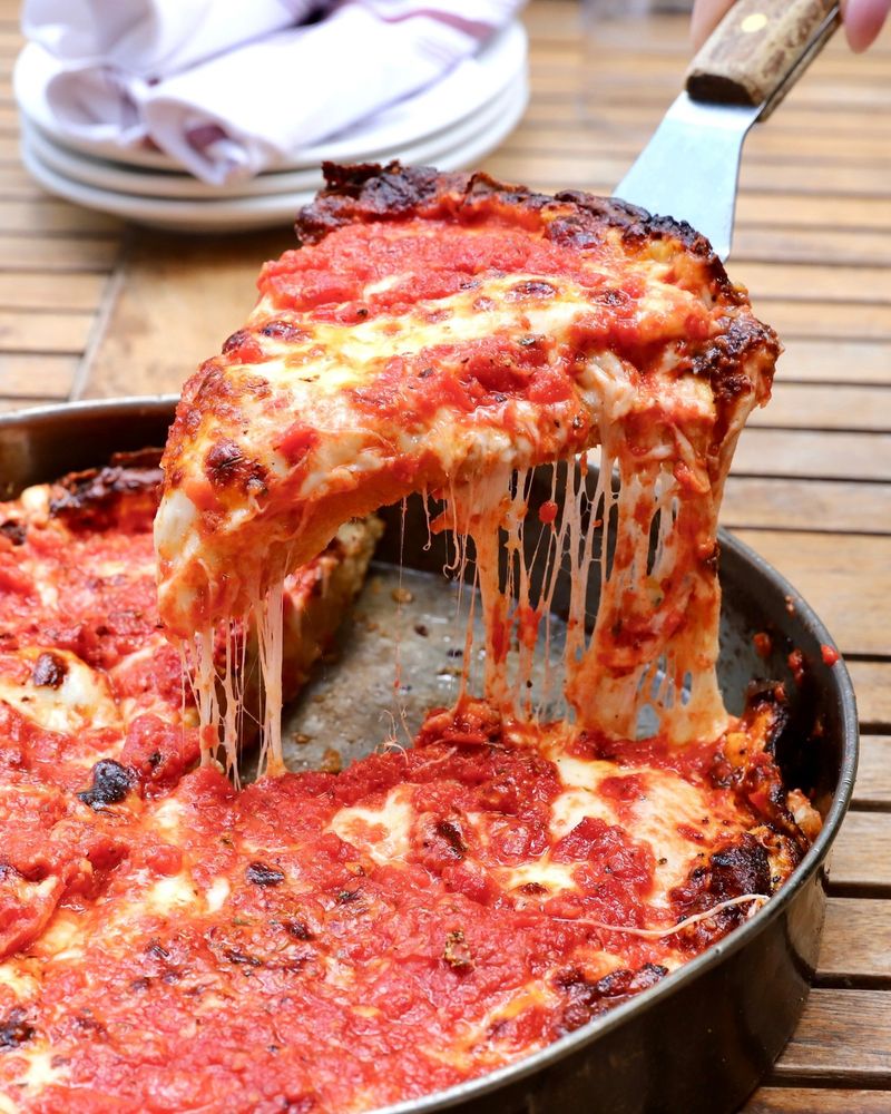 Illinois: Deep-Dish Pizza