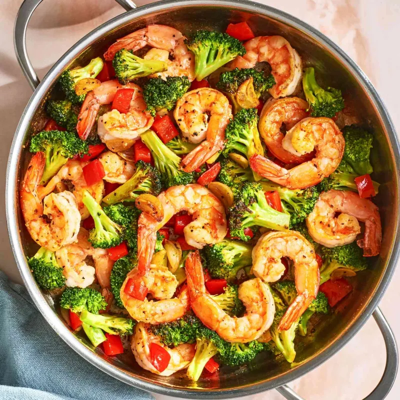 One-Pot Garlicky Shrimp & Broccoli