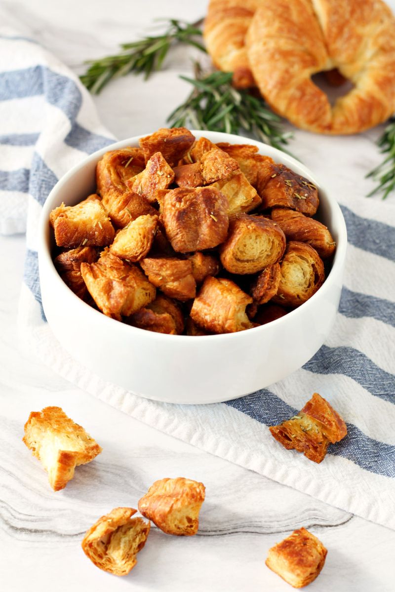 Crispy Croissant Croutons