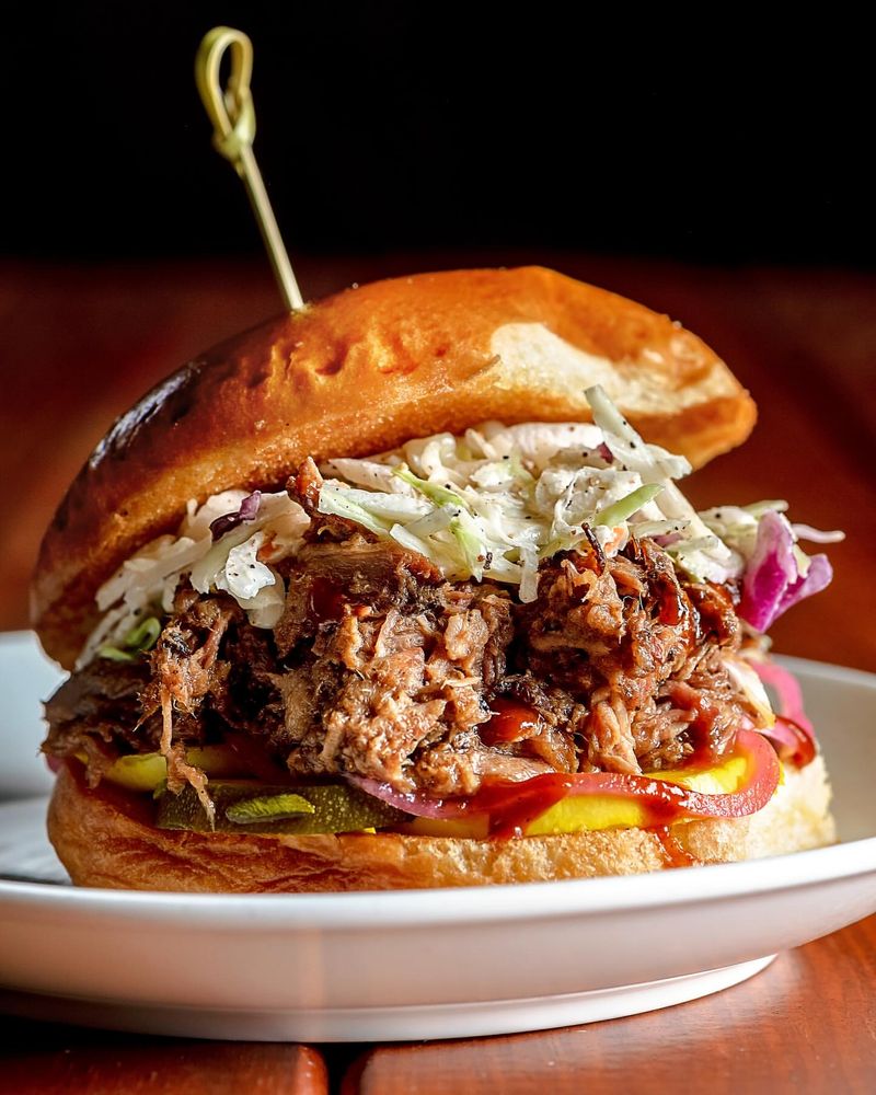 North Carolina – Carolina-Style Pulled Pork Sandwich